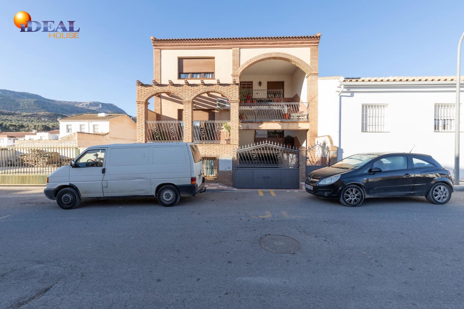 Piso de 3 habitaciones en Illora en venta con garaje - 125.000 € (Ref: 9433954)