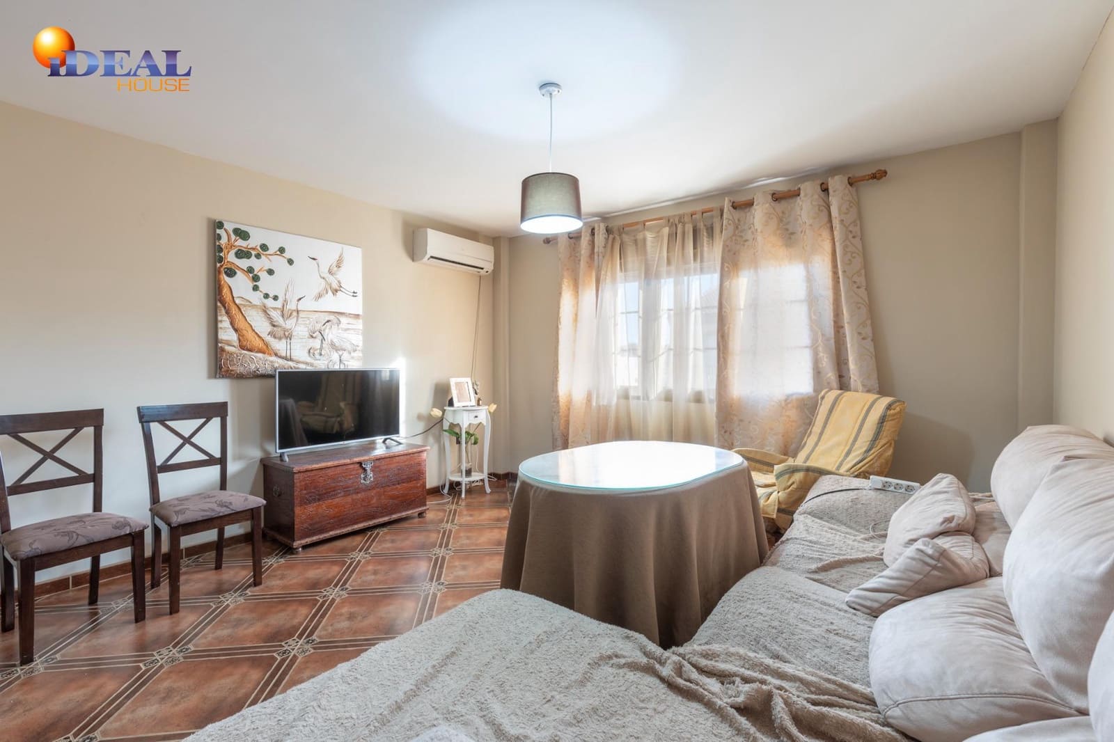 Piso de 3 habitaciones en Illora en venta con garaje - 125.000 € (Ref: 9433954)