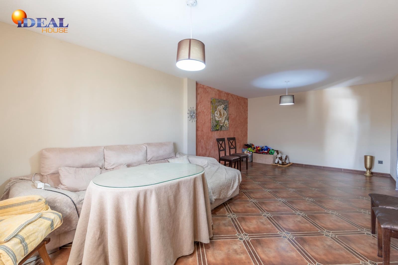 Piso de 3 habitaciones en Illora en venta con garaje - 125.000 € (Ref: 9433954)