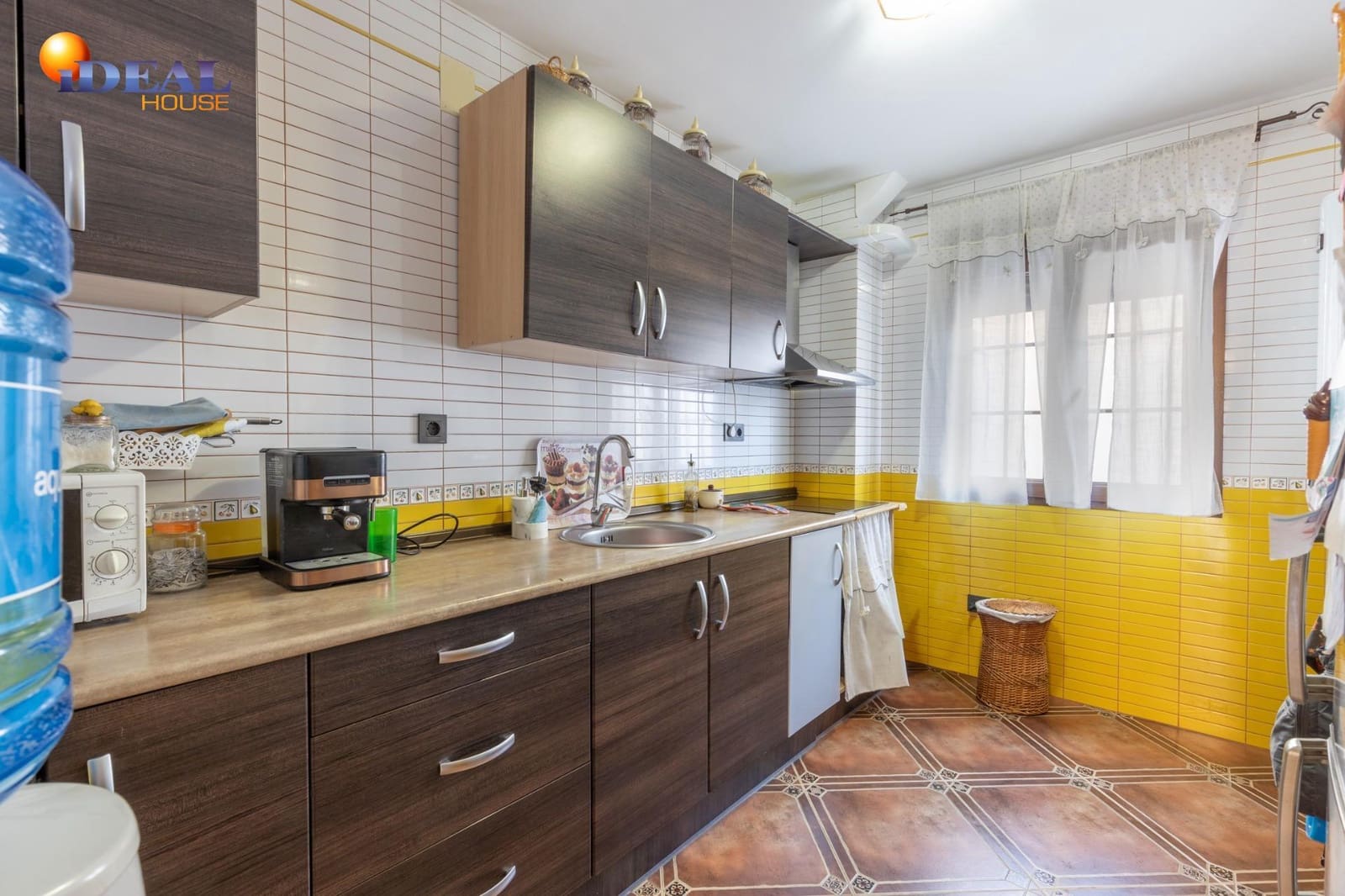 Piso de 3 habitaciones en Illora en venta con garaje - 125.000 € (Ref: 9433954)