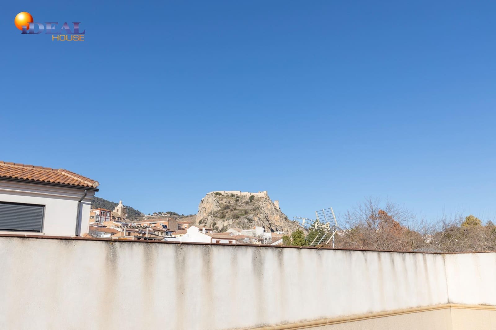 Piso de 3 habitaciones en Illora en venta con garaje - 125.000 € (Ref: 9433954)