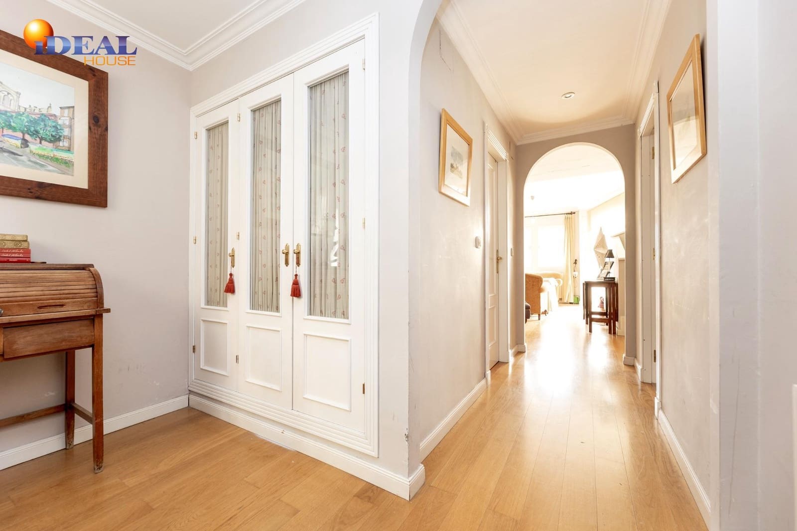 4 slaapkamer Rijtjeshuis te koop in Granada stad met zwembad garage - € 475.000 (Ref: 9433958)