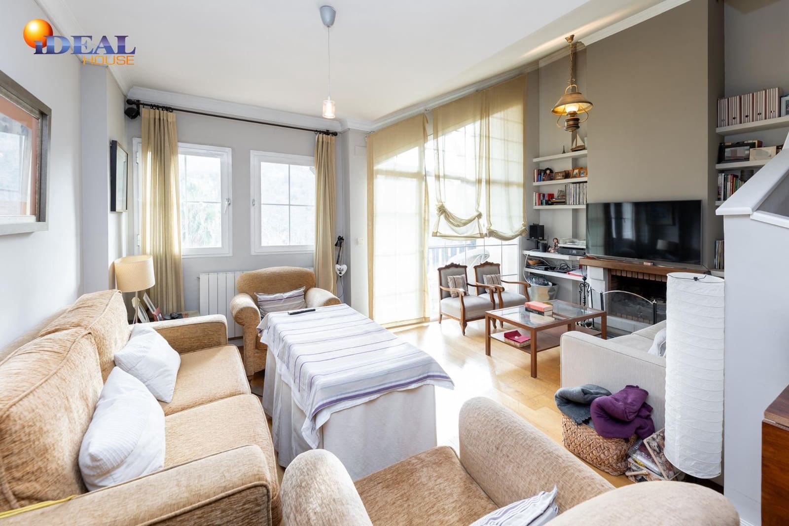 4 slaapkamer Rijtjeshuis te koop in Granada stad met zwembad garage - € 475.000 (Ref: 9433958)