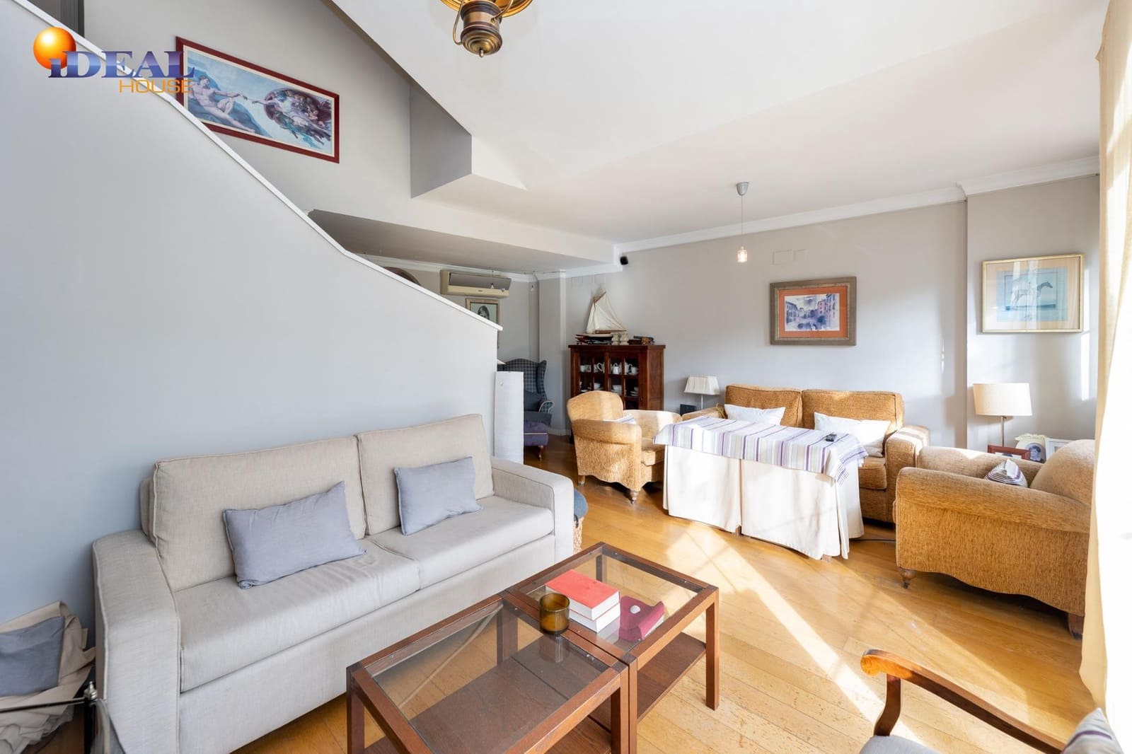 4 slaapkamer Rijtjeshuis te koop in Granada stad met zwembad garage - € 475.000 (Ref: 9433958)