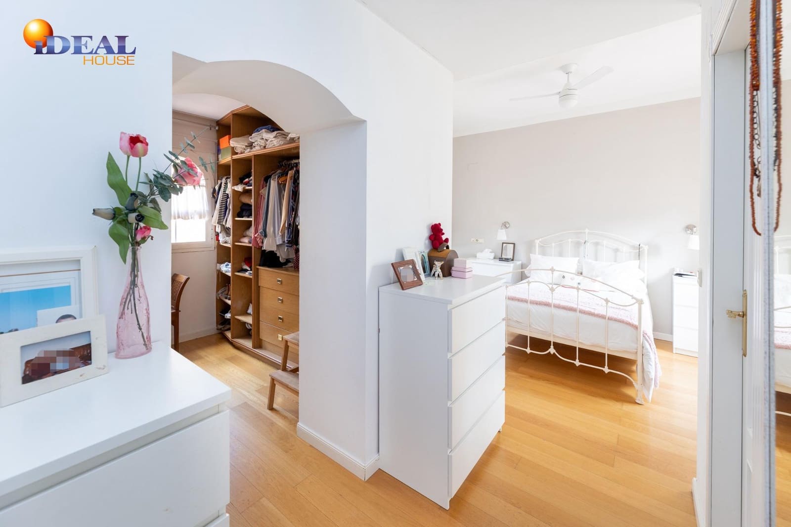 4 slaapkamer Rijtjeshuis te koop in Granada stad met zwembad garage - € 475.000 (Ref: 9433958)