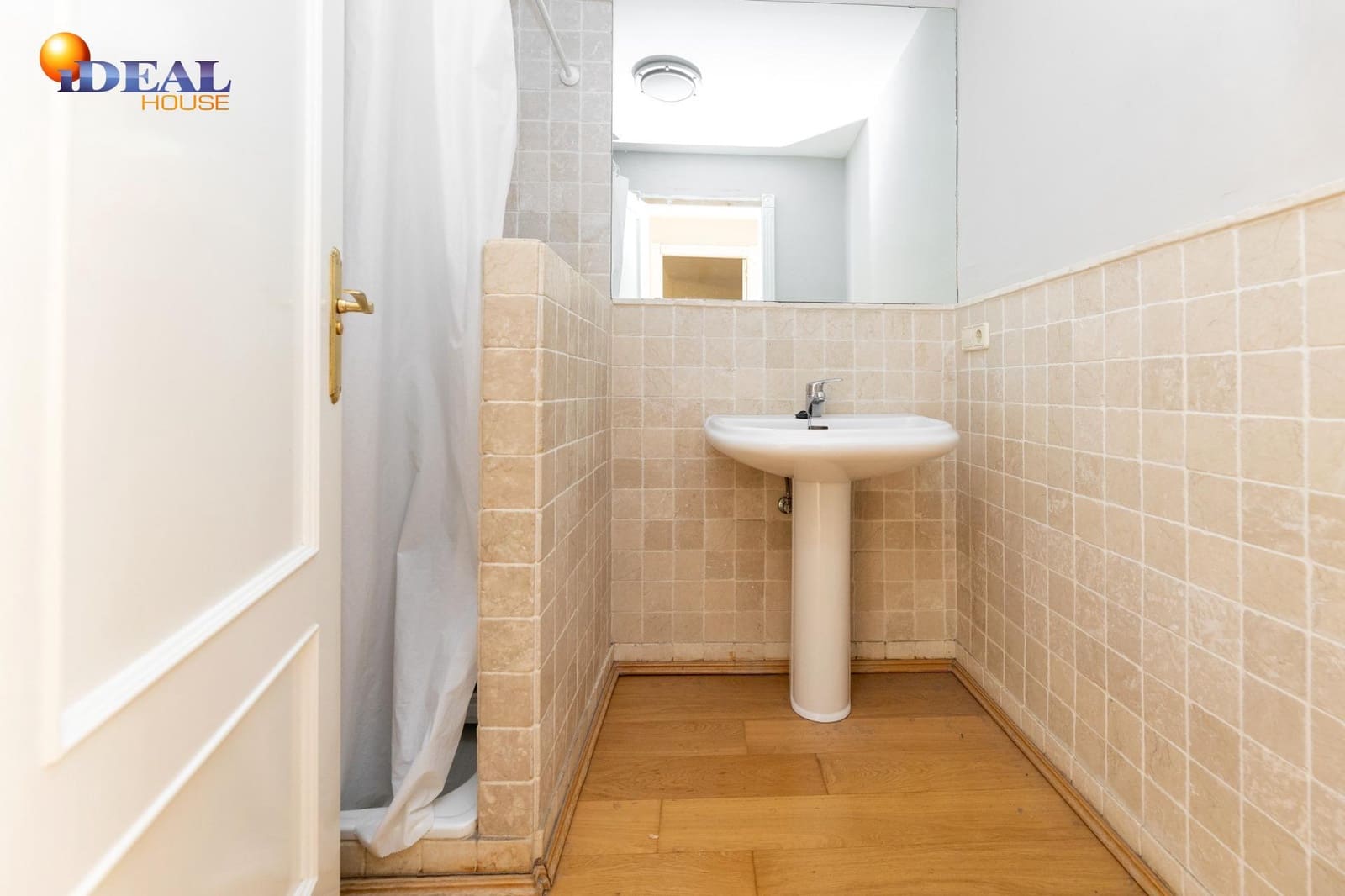 4 slaapkamer Rijtjeshuis te koop in Granada stad met zwembad garage - € 475.000 (Ref: 9433958)