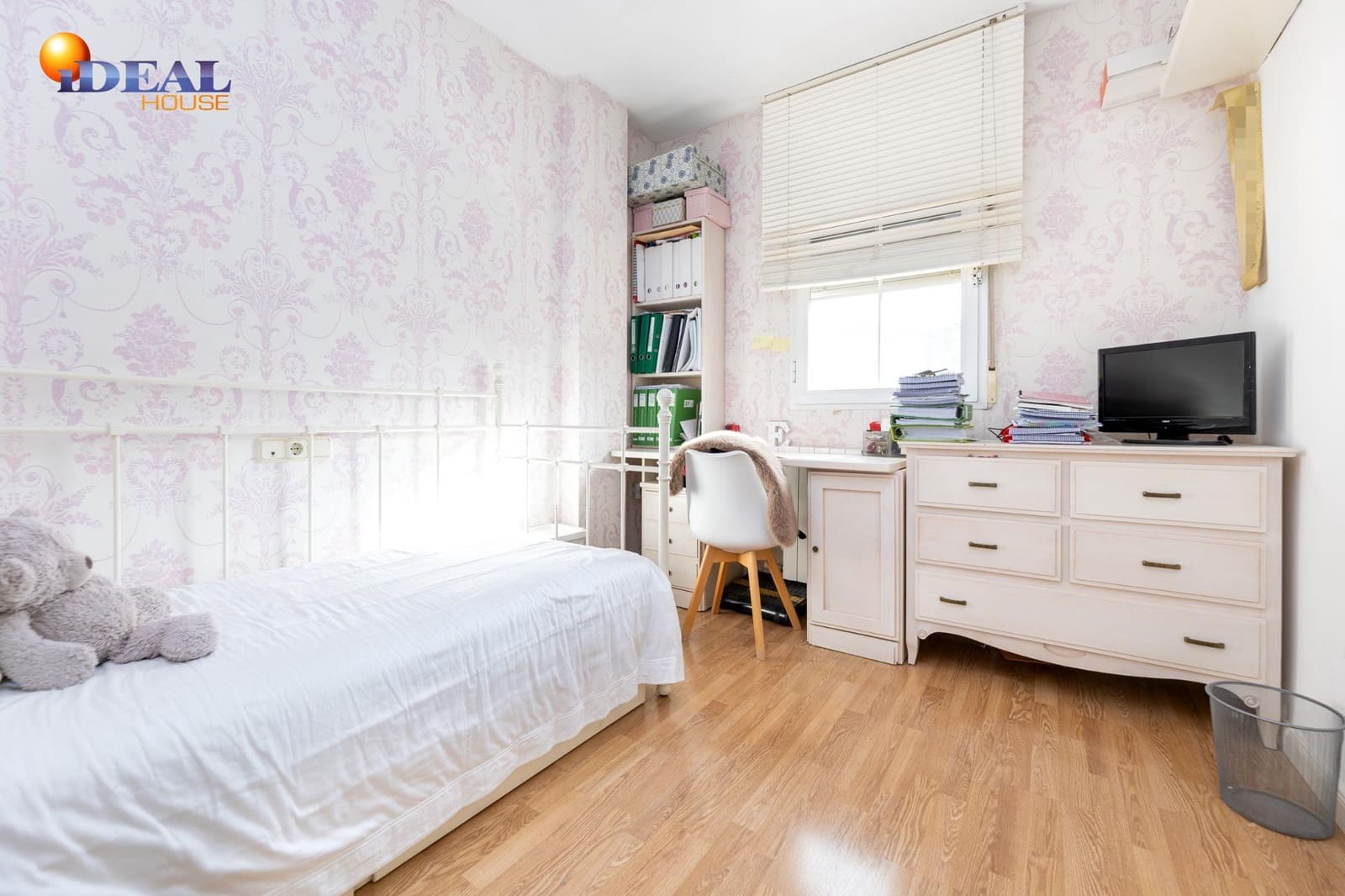 4 slaapkamer Rijtjeshuis te koop in Granada stad met zwembad garage - € 475.000 (Ref: 9433958)