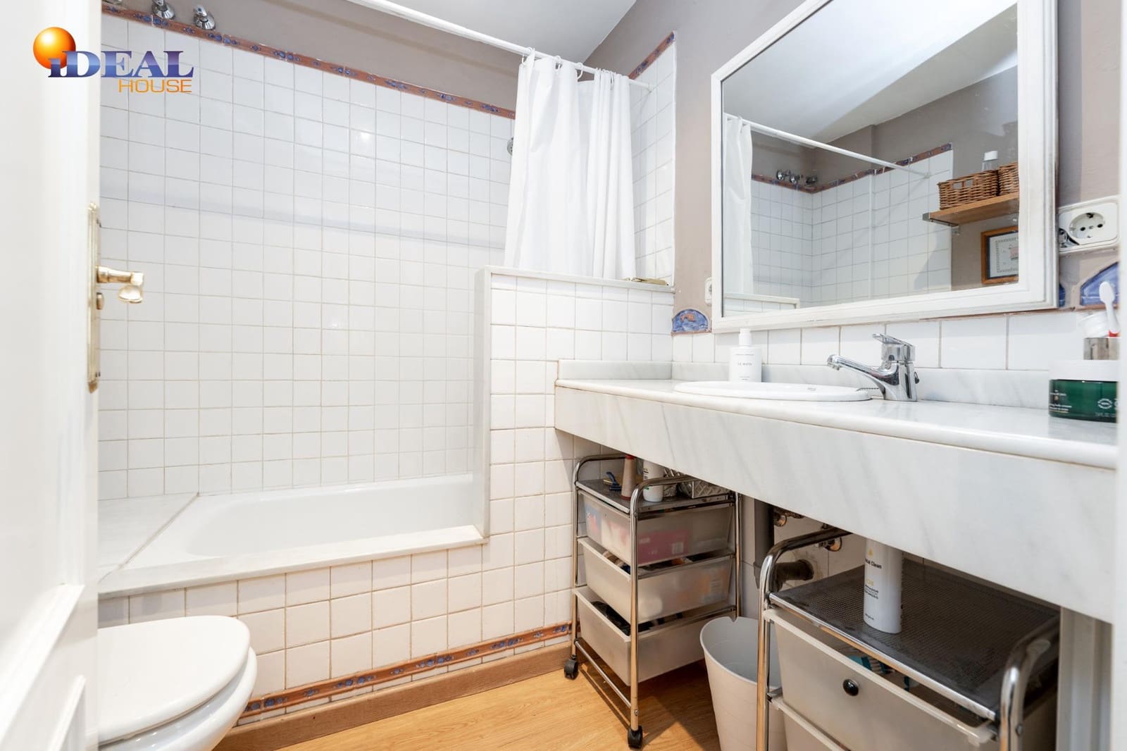 4 slaapkamer Rijtjeshuis te koop in Granada stad met zwembad garage - € 475.000 (Ref: 9433958)