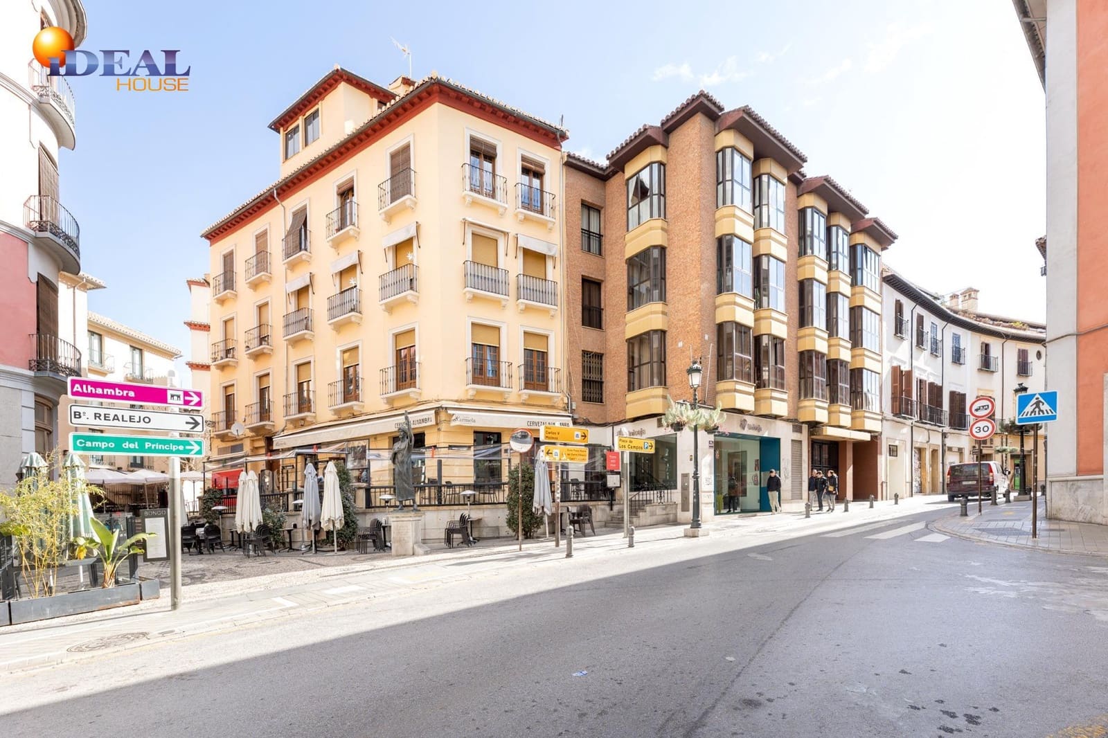 3 bedroom Flat for sale in Granada city - € 350,000 (Ref: 9433960)