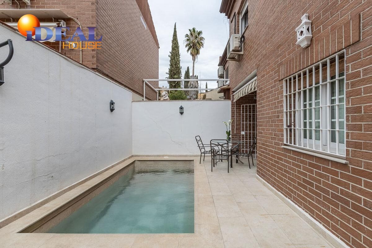 4 camera da letto Villetta a Schiera in vendita in Granada citta con piscina garage - 429.000 € (Rif: 9433961)