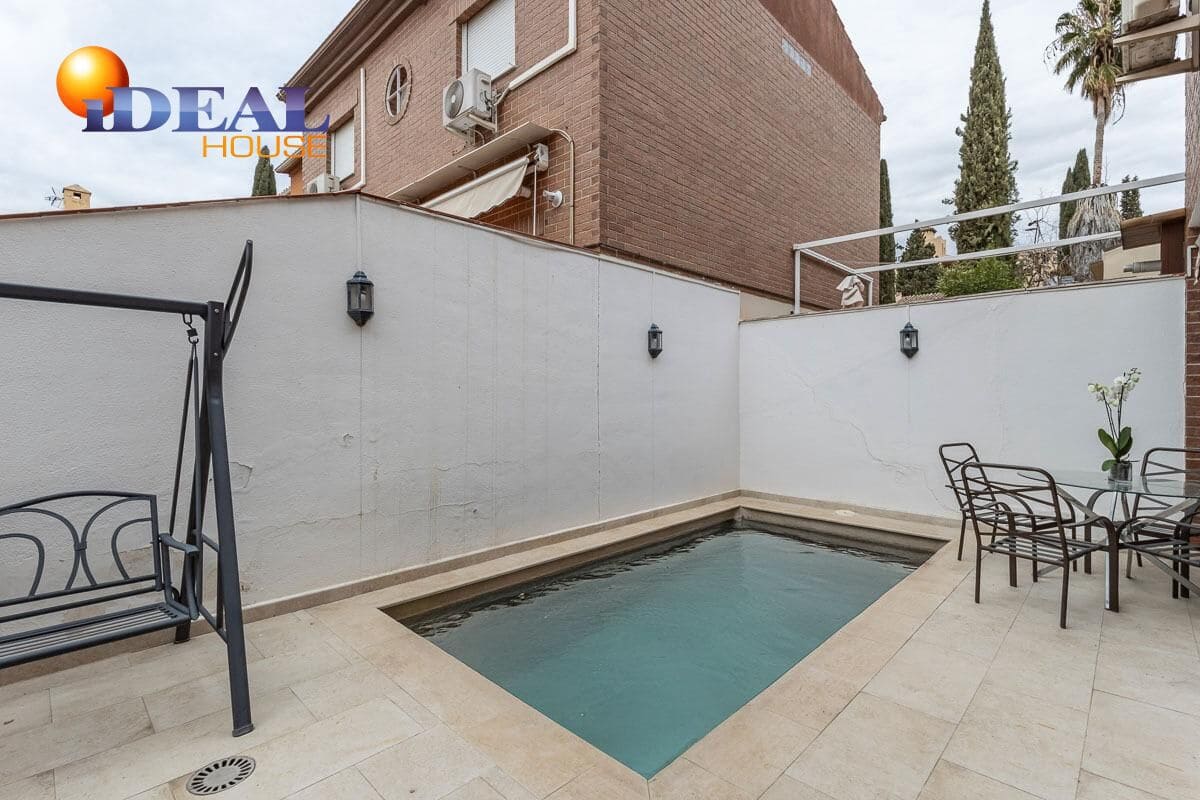 4 camera da letto Villetta a Schiera in vendita in Granada citta con piscina garage - 429.000 € (Rif: 9433961)
