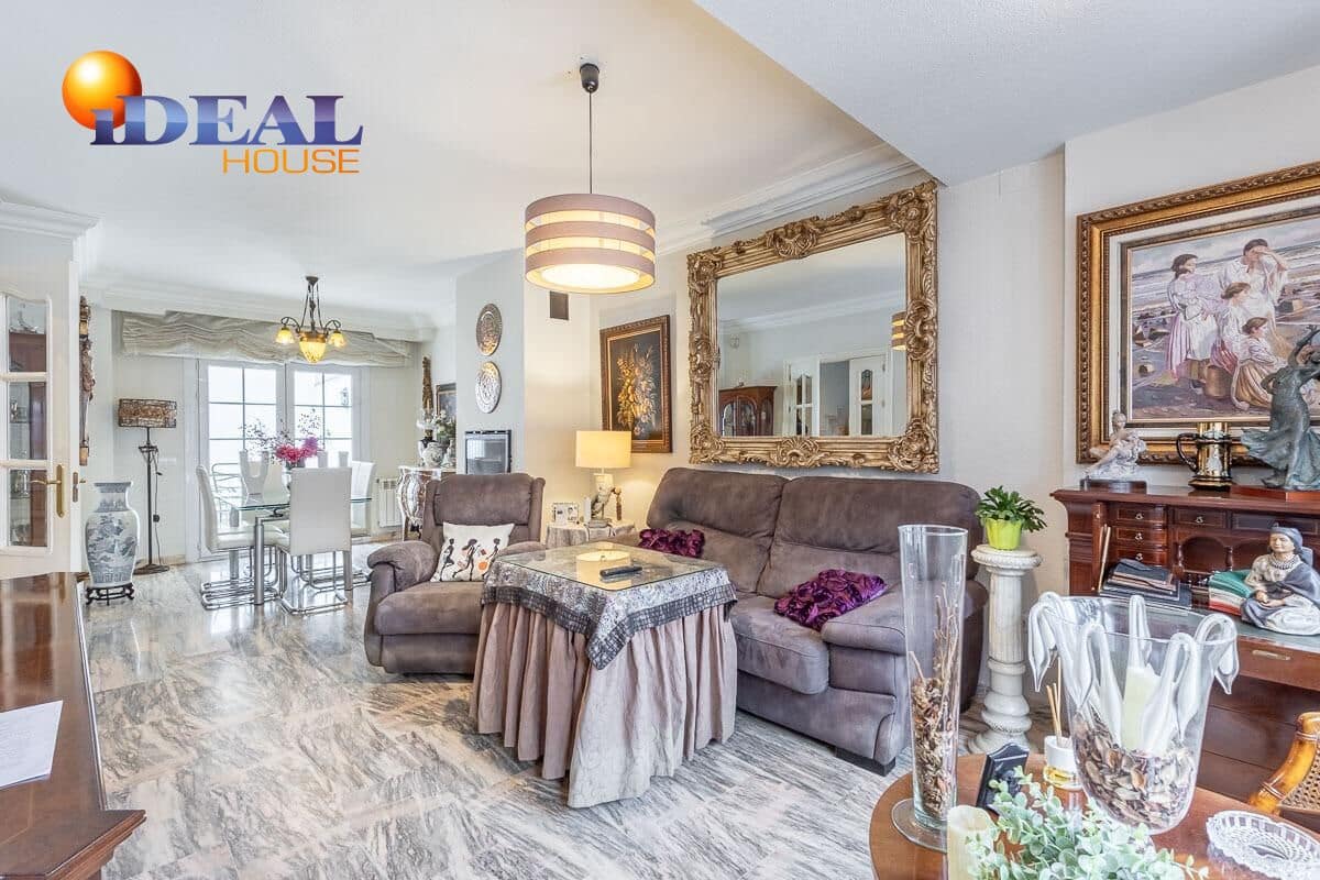 4 camera da letto Villetta a Schiera in vendita in Granada citta con piscina garage - 429.000 € (Rif: 9433961)