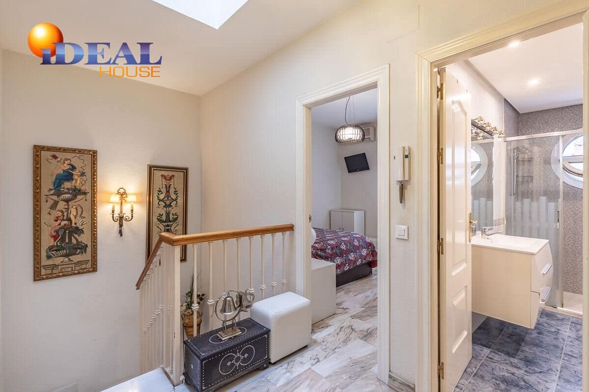 4 camera da letto Villetta a Schiera in vendita in Granada citta con piscina garage - 429.000 € (Rif: 9433961)