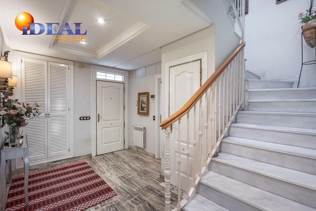 4 camera da letto Villetta a Schiera in vendita in Granada citta con piscina garage - 429.000 € (Rif: 9433961)