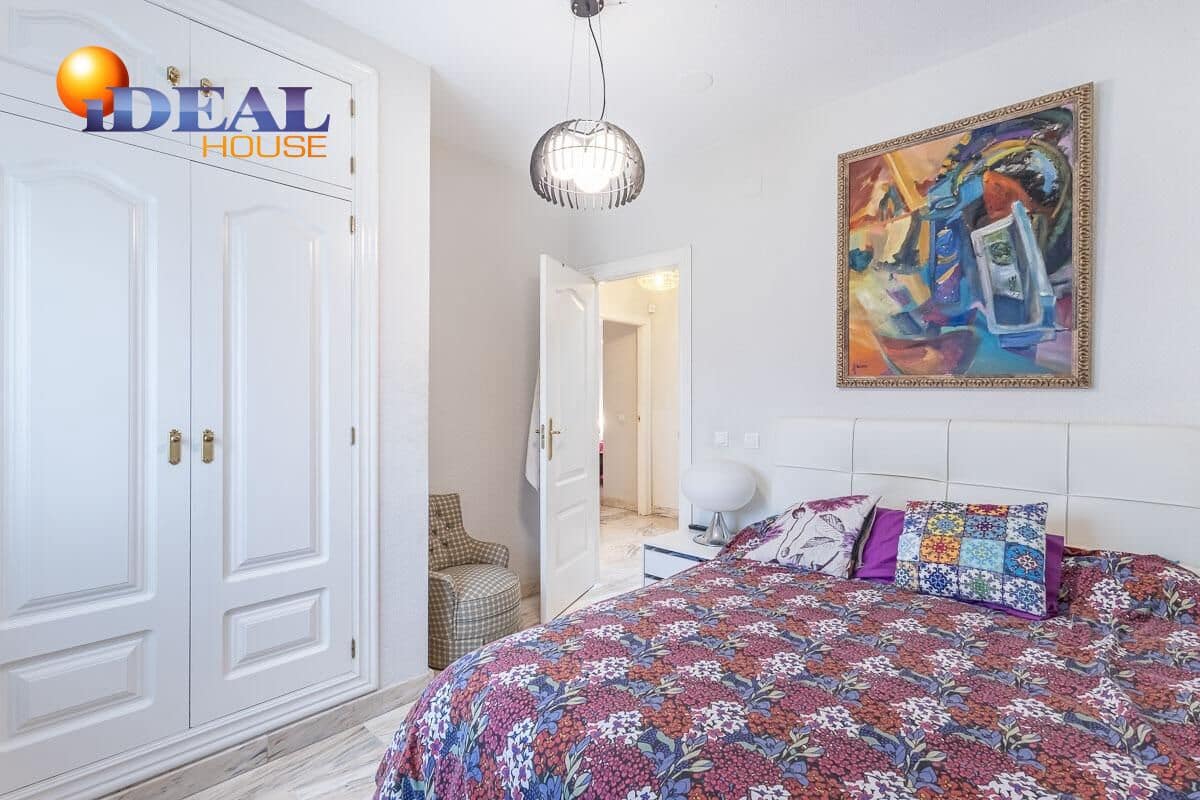 4 camera da letto Villetta a Schiera in vendita in Granada citta con piscina garage - 429.000 € (Rif: 9433961)