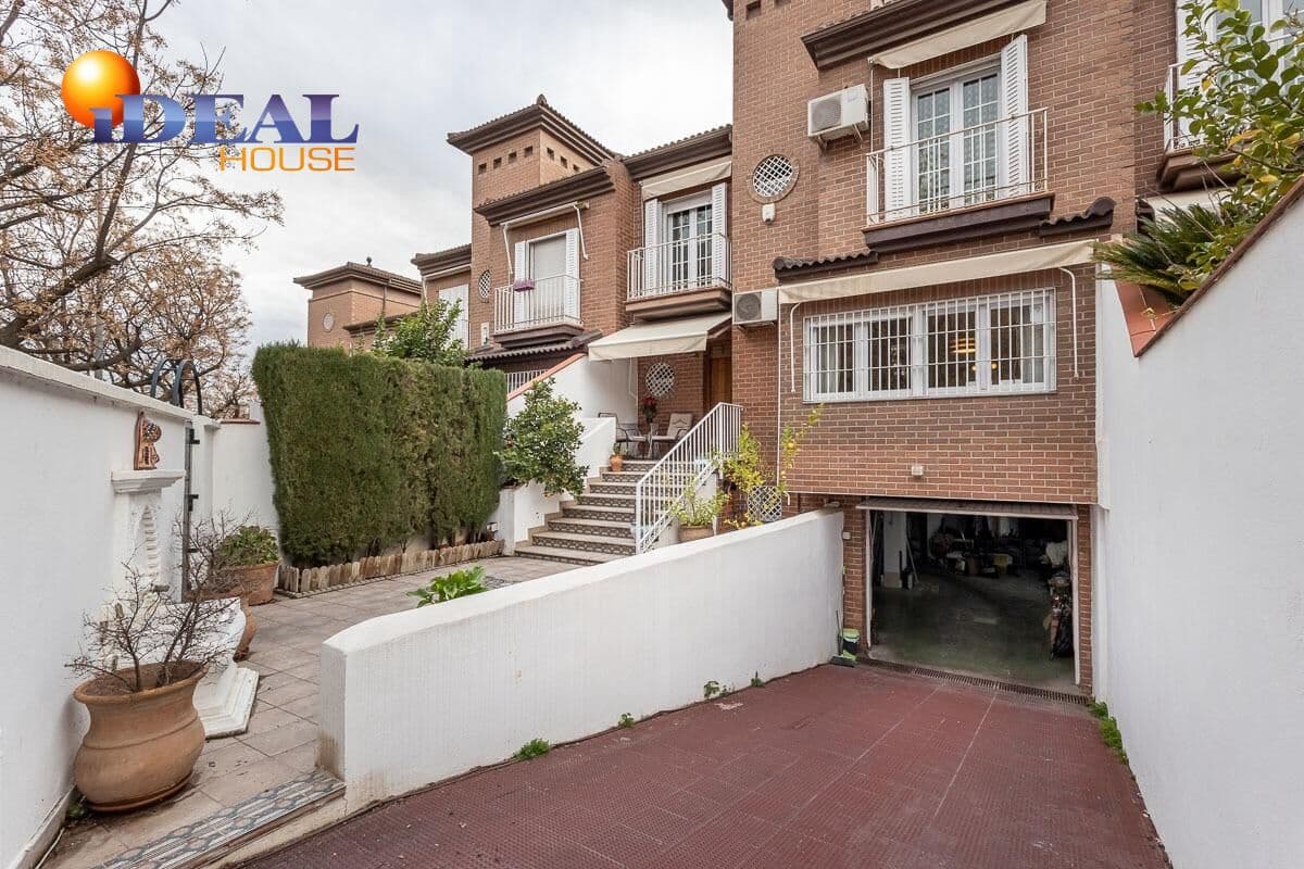 4 camera da letto Villetta a Schiera in vendita in Granada citta con piscina garage - 429.000 € (Rif: 9433961)