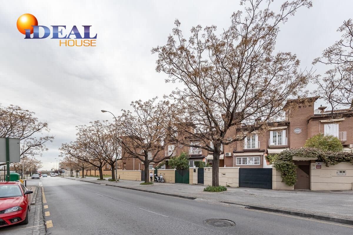 4 camera da letto Villetta a Schiera in vendita in Granada citta con piscina garage - 429.000 € (Rif: 9433961)