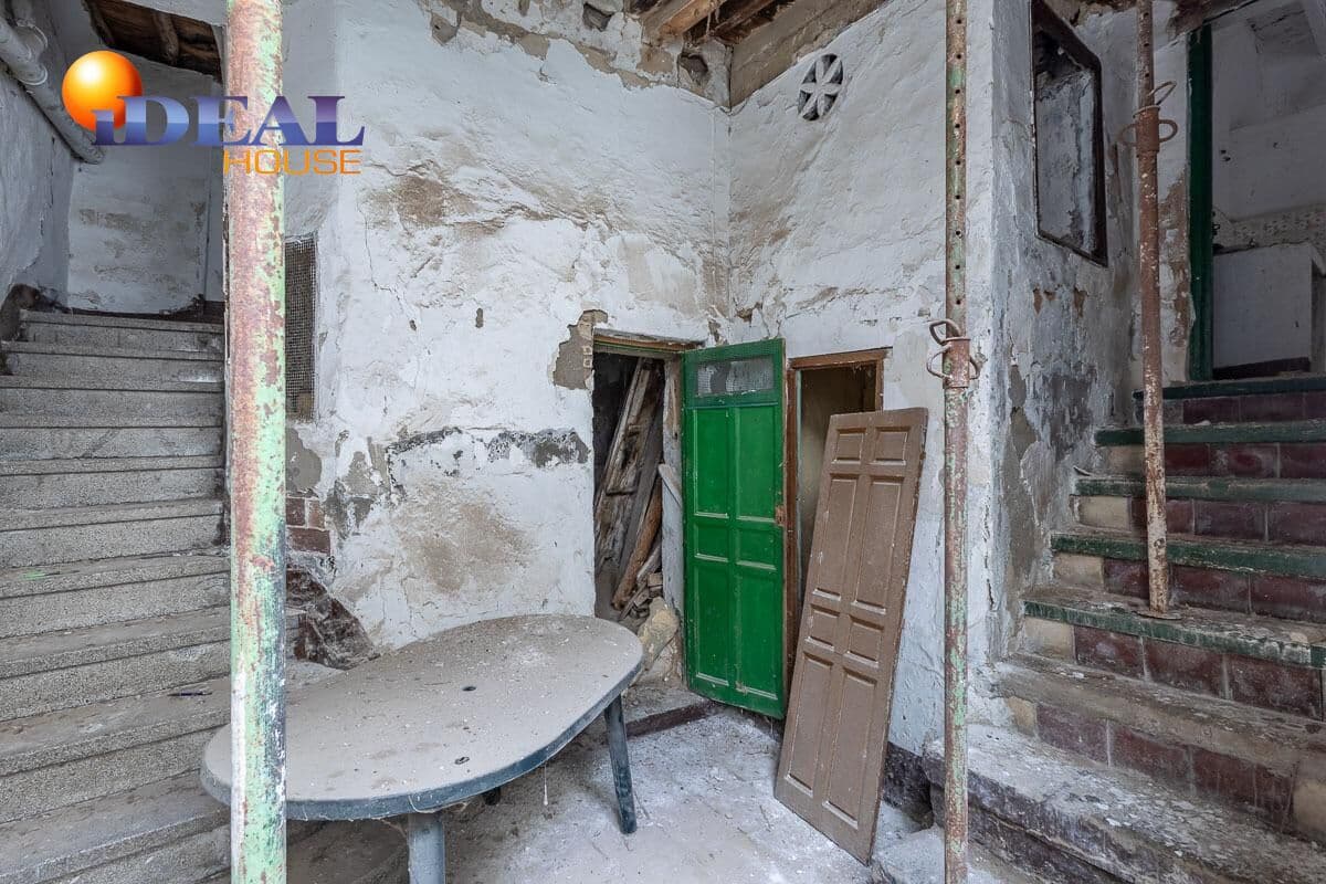 8 soverom Hotell til salgs i Granada by - € 621 000 (Ref: 9433962)