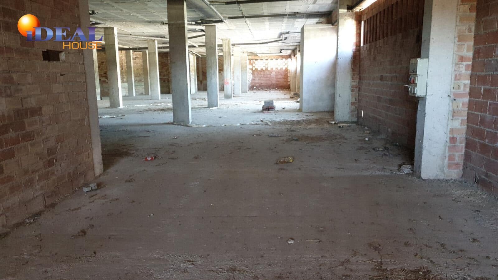 Comercial para venda em Santa Fe com garagem - 238 500 € (Ref: 9433967)