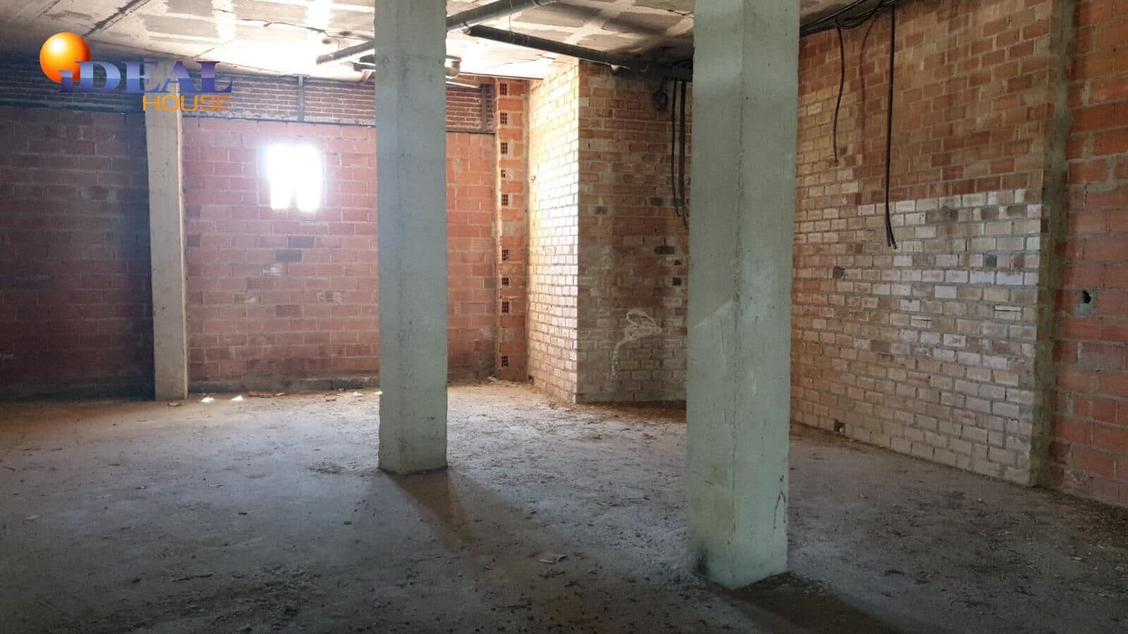 Comercial para venda em Santa Fe com garagem - 238 500 € (Ref: 9433967)