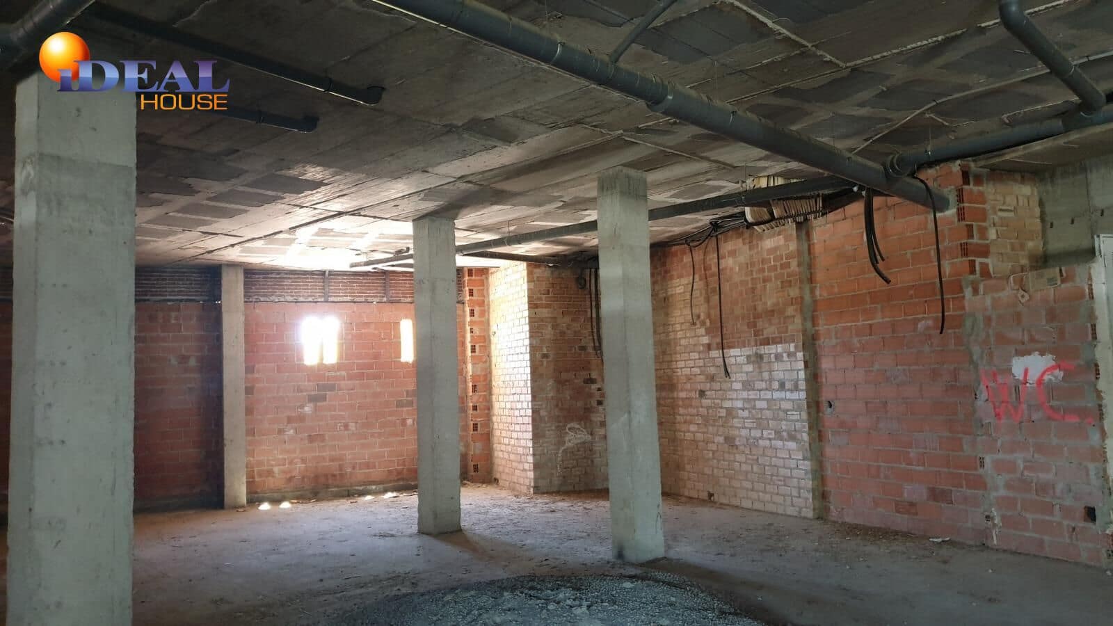 Comercial para venda em Santa Fe com garagem - 238 500 € (Ref: 9433967)