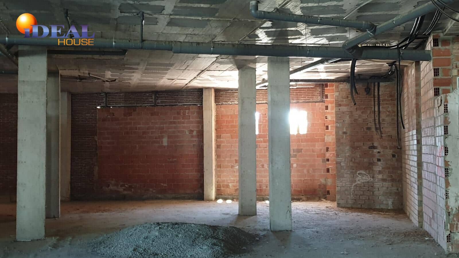 Comercial para venda em Santa Fe com garagem - 238 500 € (Ref: 9433967)