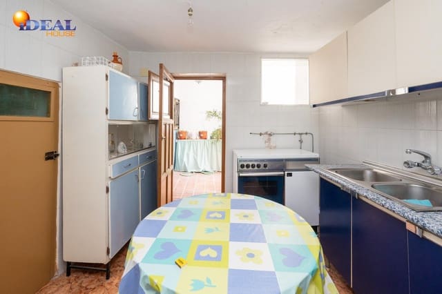 4 soveværelse Byhus til salg i Albuñuelas - € 73.000 (Ref: 9433970)