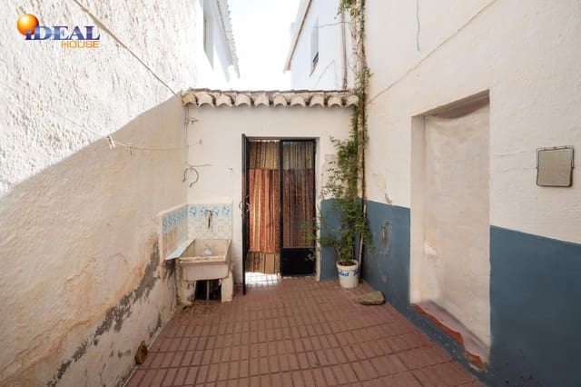 4 soveværelse Byhus til salg i Albuñuelas - € 73.000 (Ref: 9433970)