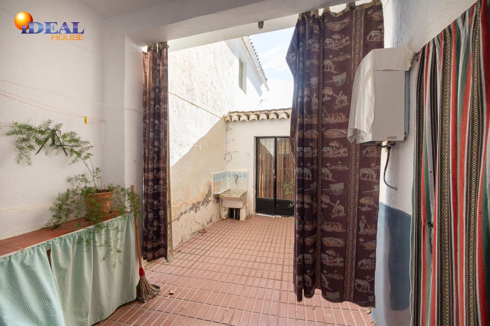 4 soveværelse Byhus til salg i Albunuelas - € 73.000 (Ref: 9433970)