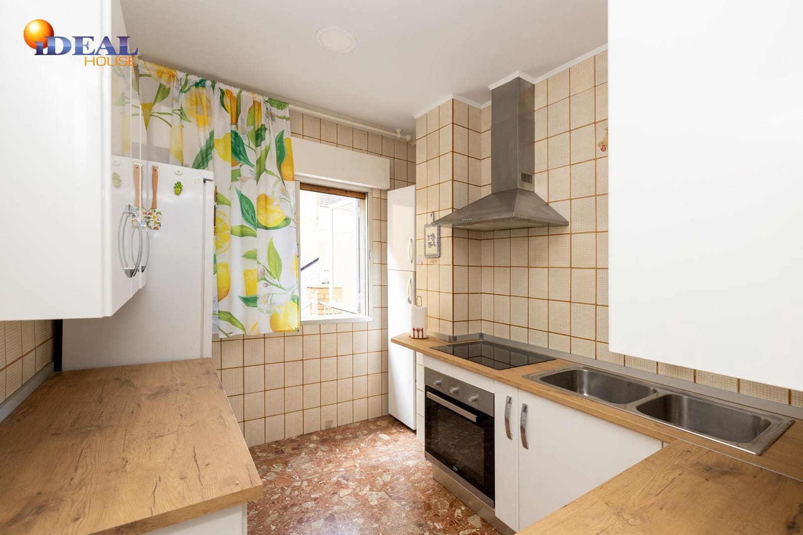 3 sovrum Lägenhet till salu i Armilla med garage - 298 000 € (Ref: 9433972)