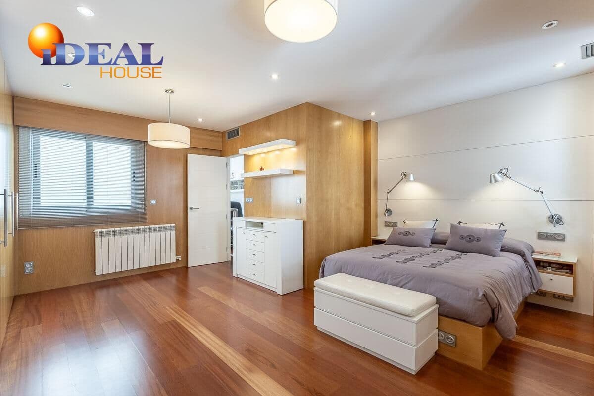 4 bedroom Apartment for sale in Granada city - € 750,000 (Ref: 9433973)