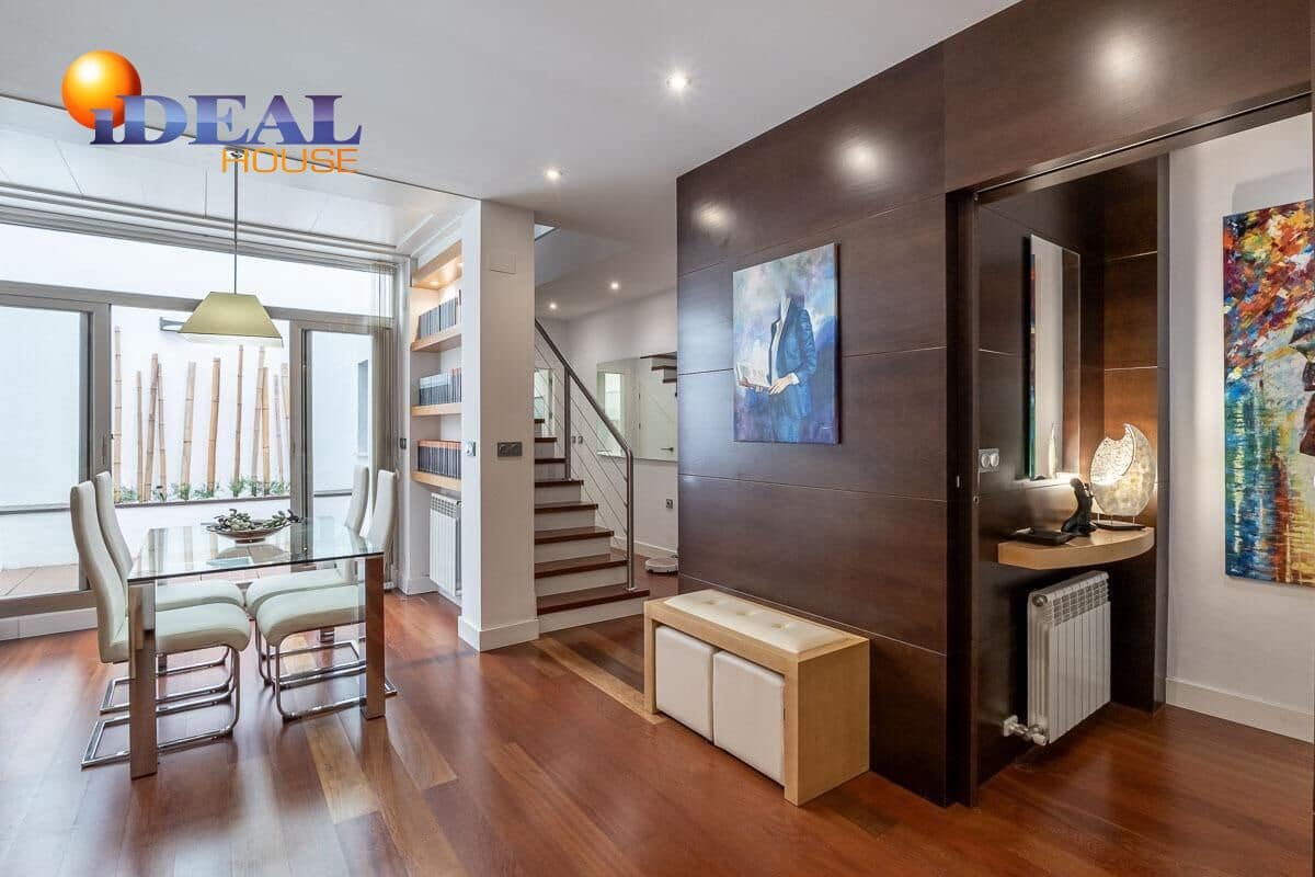 4 bedroom Apartment for sale in Granada city - € 750,000 (Ref: 9433973)