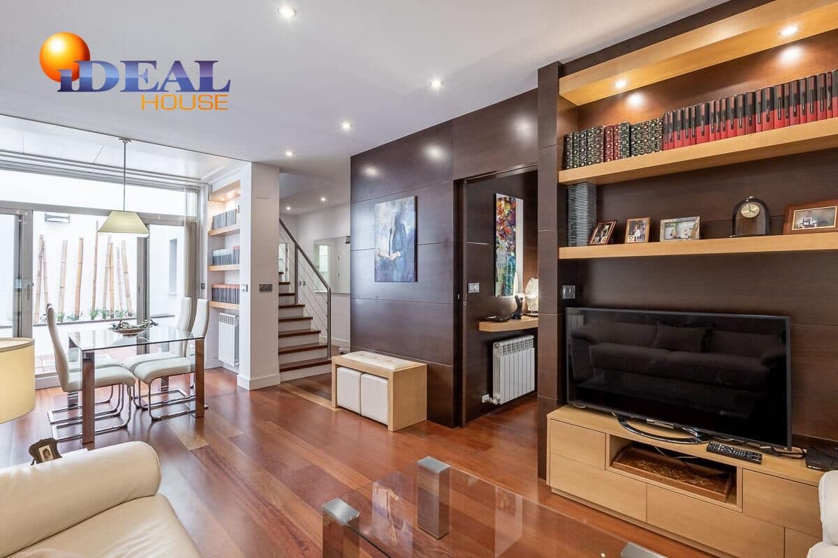 4 bedroom Apartment for sale in Granada city - € 750,000 (Ref: 9433973)