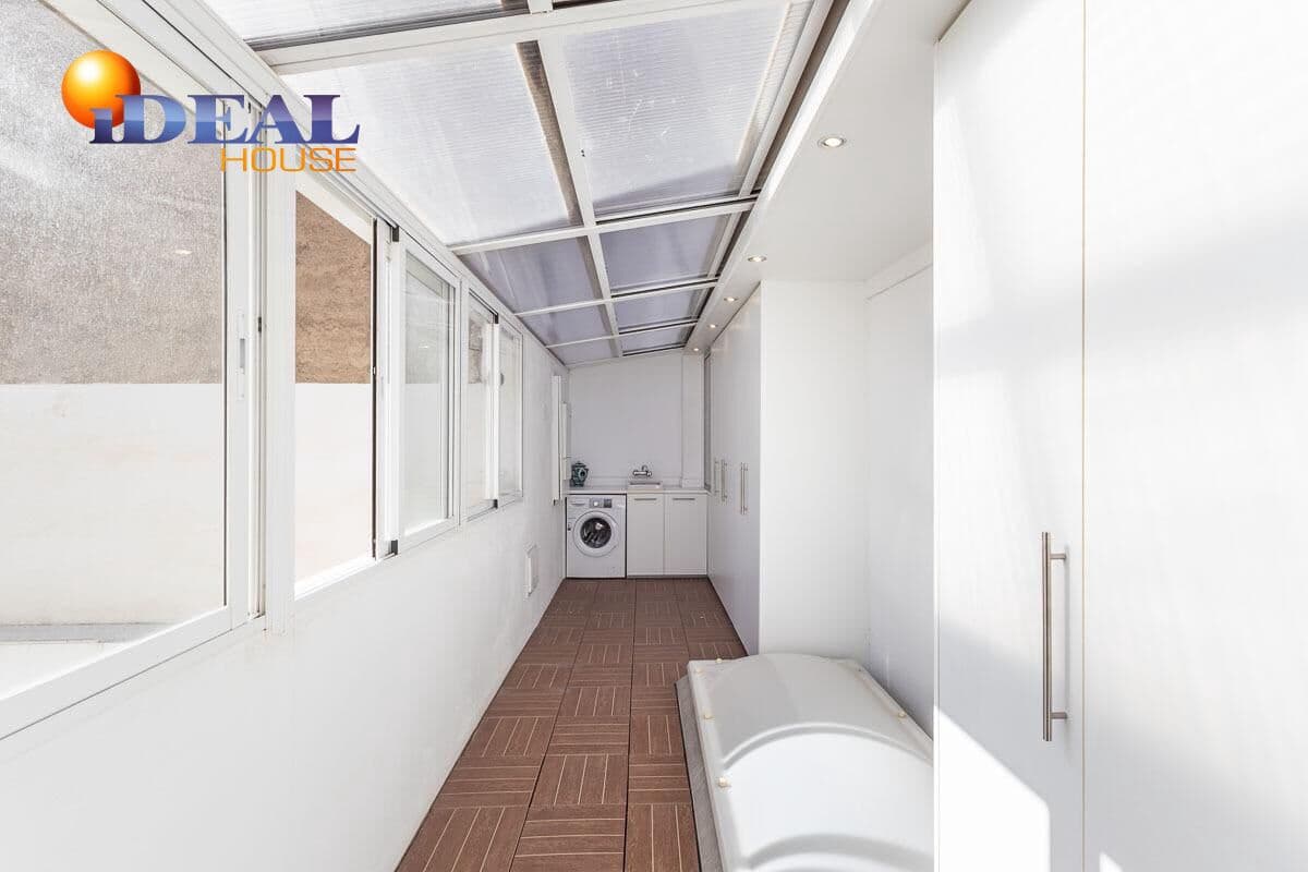 4 bedroom Apartment for sale in Granada city - € 750,000 (Ref: 9433973)