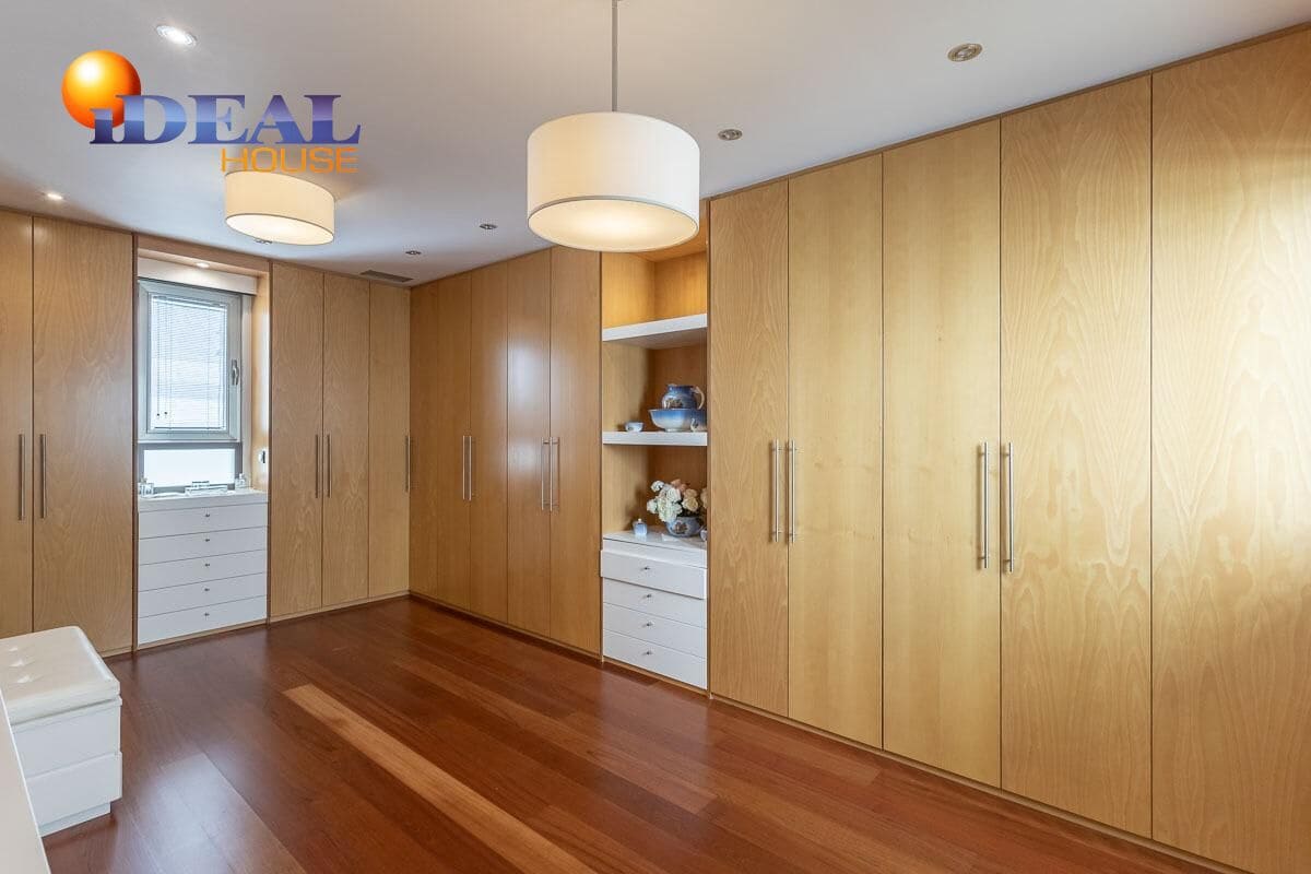 4 bedroom Apartment for sale in Granada city - € 750,000 (Ref: 9433973)