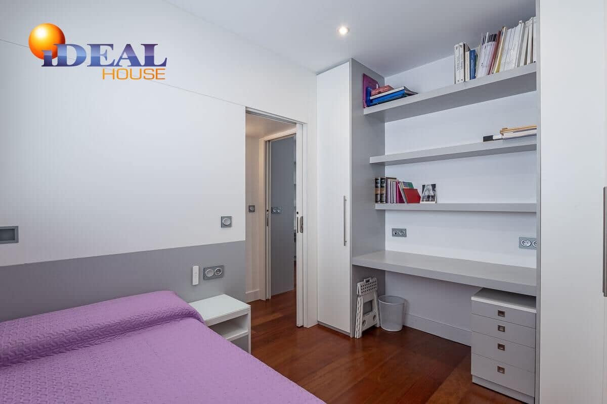 4 bedroom Apartment for sale in Granada city - € 750,000 (Ref: 9433973)