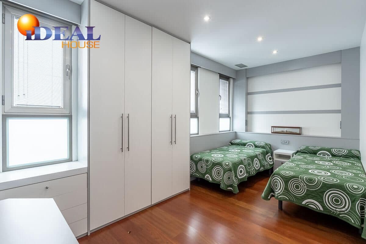 4 bedroom Apartment for sale in Granada city - € 750,000 (Ref: 9433973)