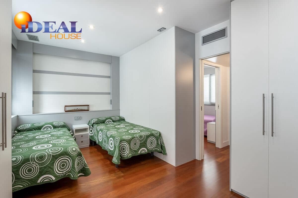 4 bedroom Apartment for sale in Granada city - € 750,000 (Ref: 9433973)