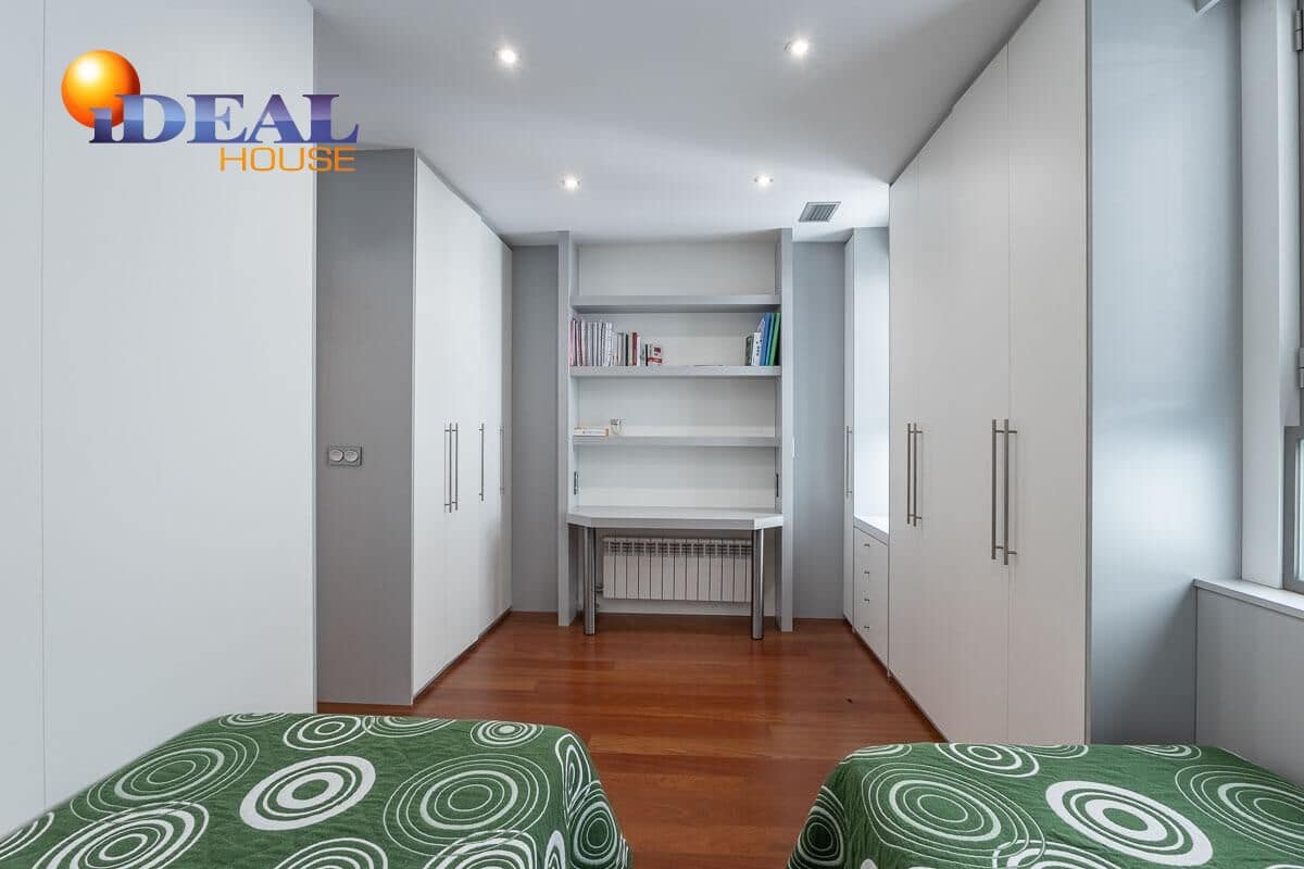 4 bedroom Apartment for sale in Granada city - € 750,000 (Ref: 9433973)