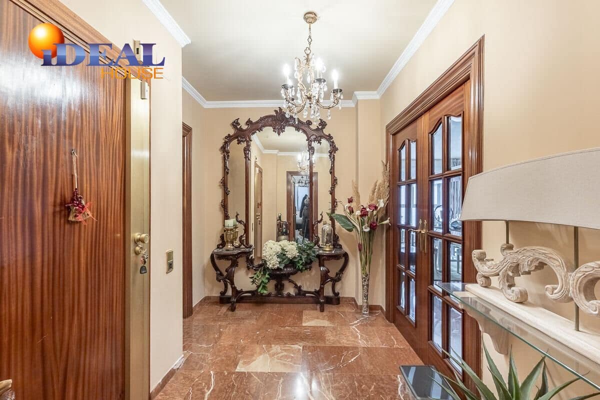 Piso de 5 habitaciones en Granada ciudad en venta con garaje - 660.000 € (Ref: 9433974)