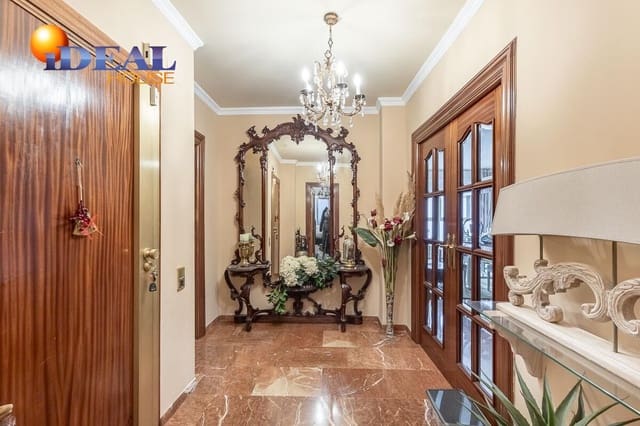 Piso de 5 habitaciones en Centro, Granada ciudad en venta con garaje - 660.000 € (Ref: 9433974)