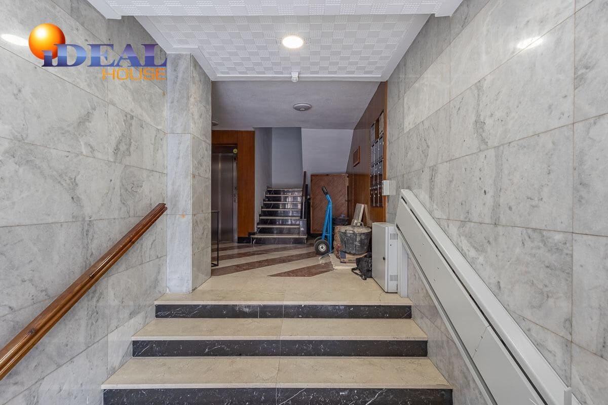 Piso de 5 habitaciones en Granada ciudad en venta con garaje - 660.000 € (Ref: 9433974)
