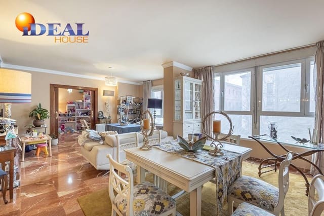 Piso de 5 habitaciones en Centro, Granada ciudad en venta con garaje - 660.000 € (Ref: 9433974)