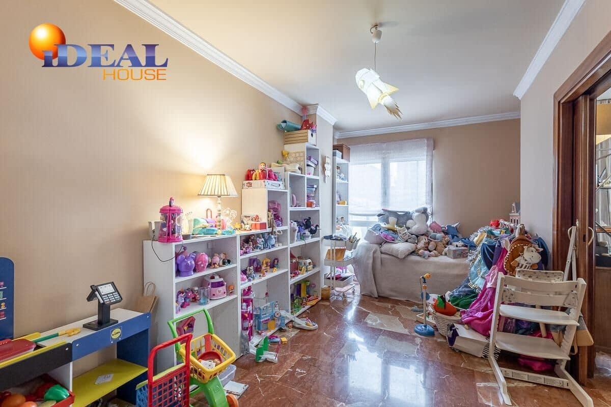 Piso de 5 habitaciones en Granada ciudad en venta con garaje - 660.000 € (Ref: 9433974)