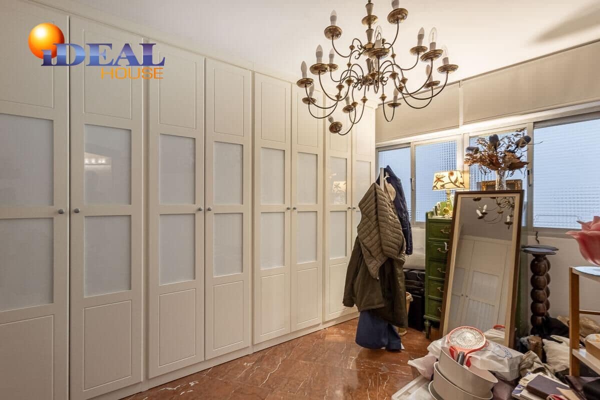 Piso de 5 habitaciones en Granada ciudad en venta con garaje - 660.000 € (Ref: 9433974)