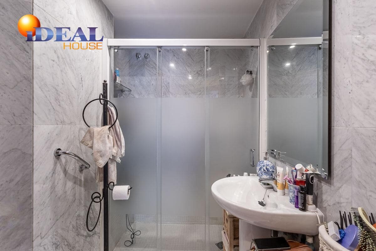 Piso de 5 habitaciones en Granada ciudad en venta con garaje - 660.000 € (Ref: 9433974)