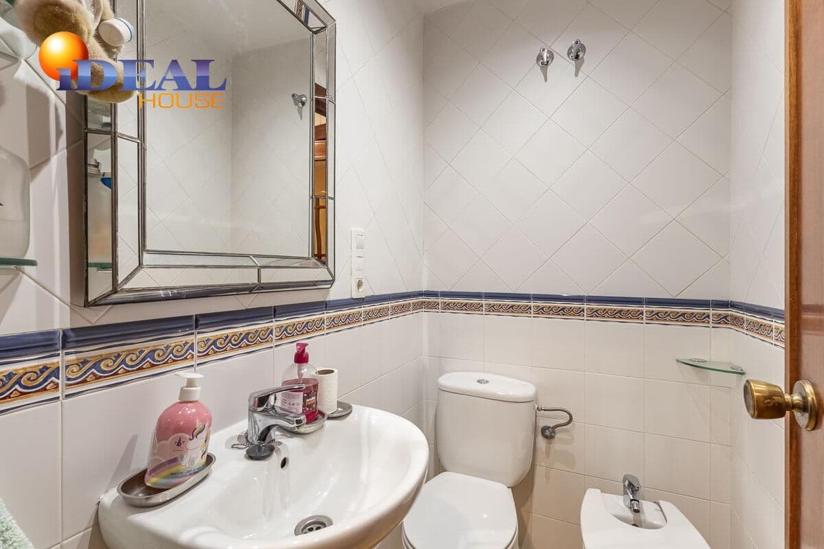 Piso de 5 habitaciones en Granada ciudad en venta con garaje - 660.000 € (Ref: 9433974)