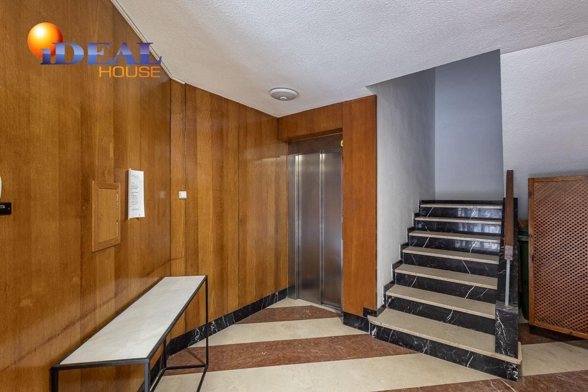 Piso de 5 habitaciones en Granada ciudad en venta con garaje - 660.000 € (Ref: 9433974)