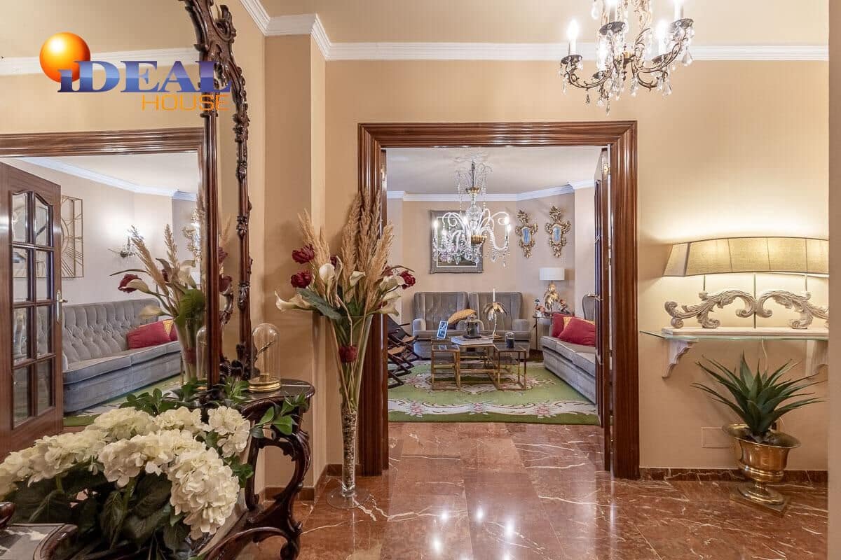 Piso de 5 habitaciones en Granada ciudad en venta con garaje - 660.000 € (Ref: 9433974)