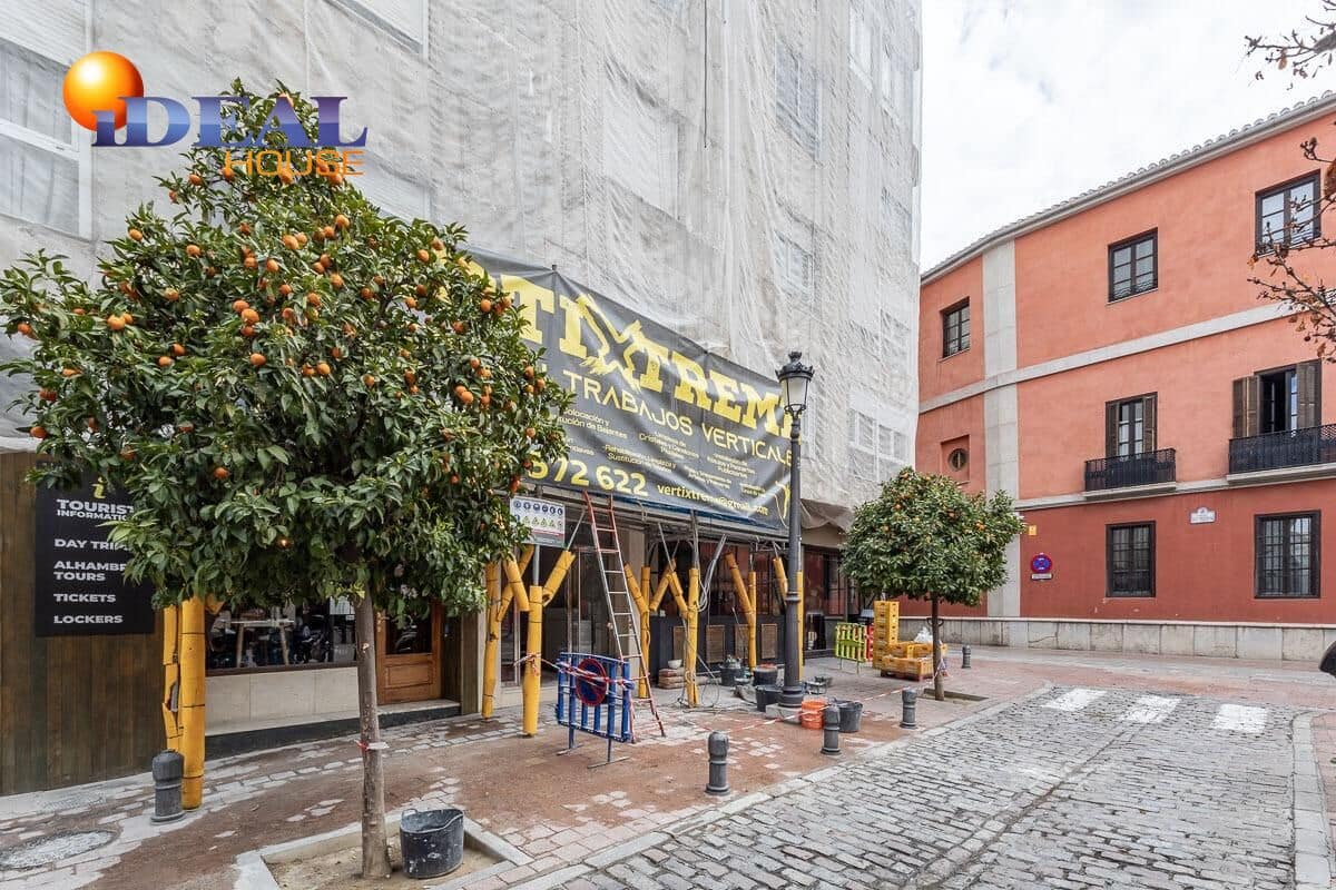 Piso de 5 habitaciones en Granada ciudad en venta con garaje - 660.000 € (Ref: 9433974)